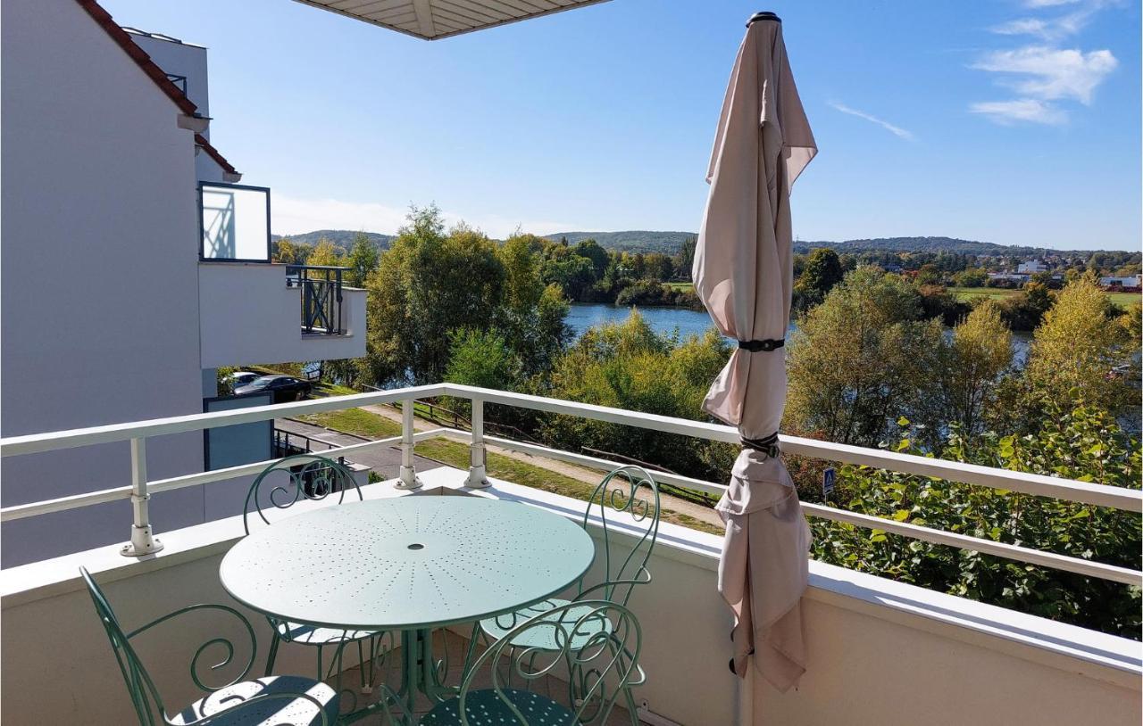 Awesome Apartment In Triel-Sur-Seine With Kitchen Экстерьер фото