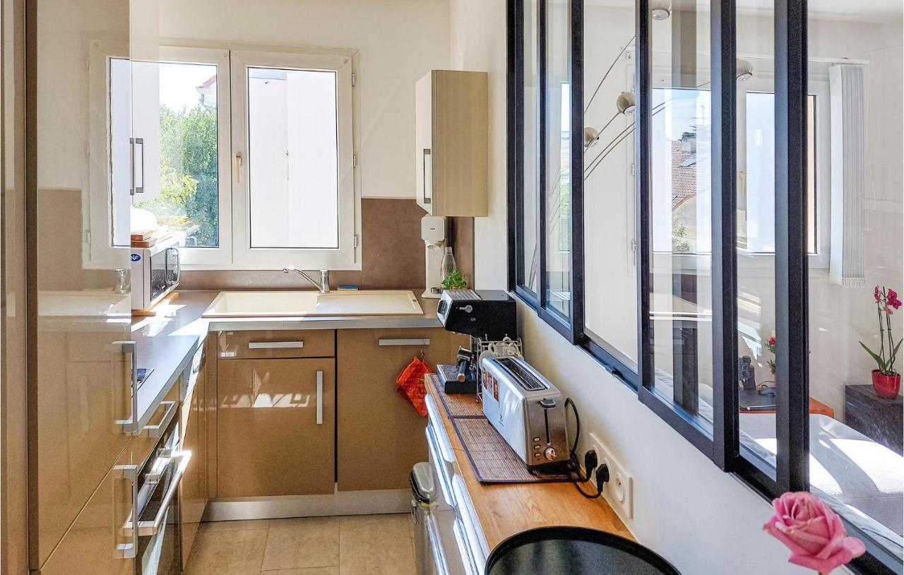 Awesome Apartment In Triel-Sur-Seine With Kitchen Экстерьер фото
