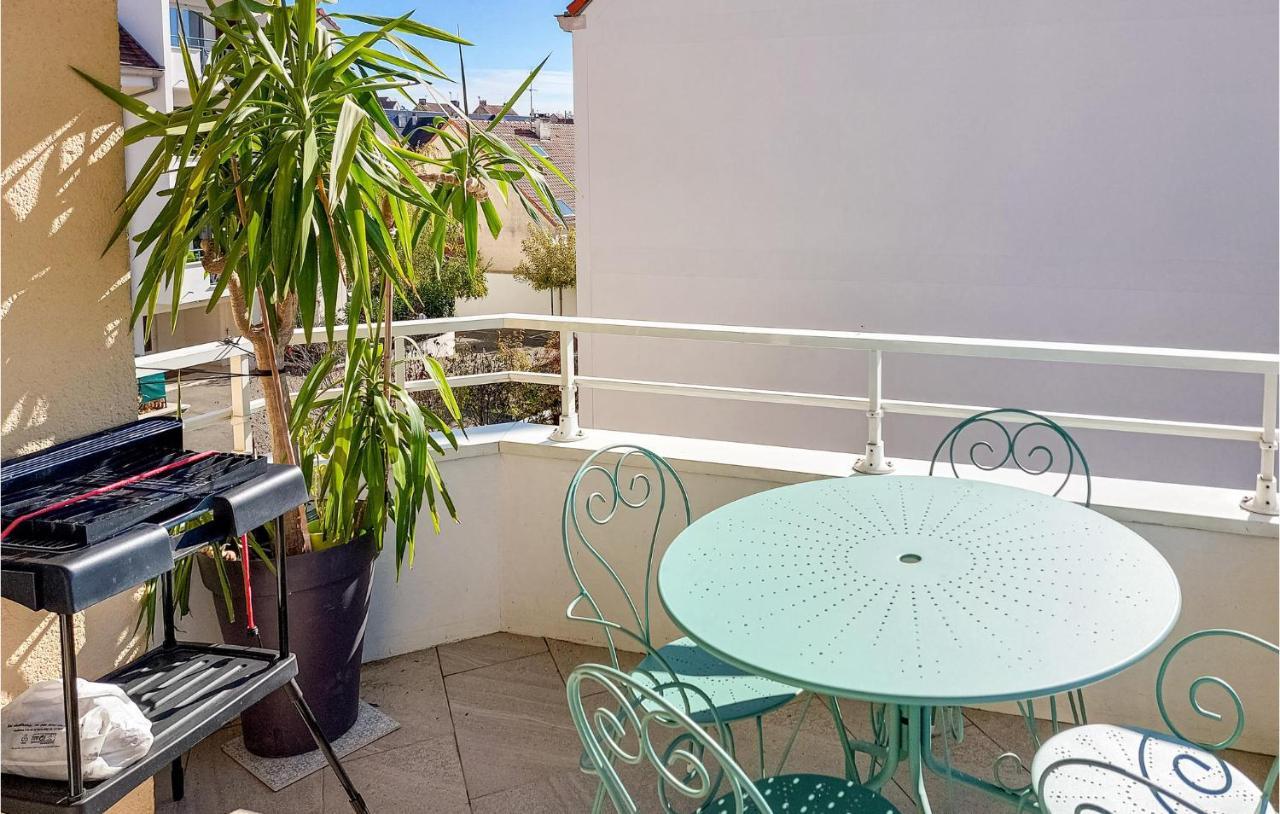Awesome Apartment In Triel-Sur-Seine With Kitchen Экстерьер фото